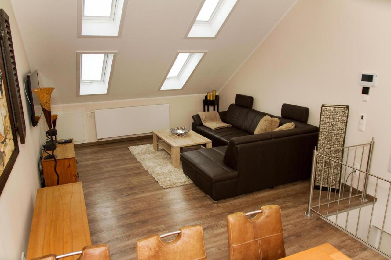 Ferienhaus Saar-Traum Сарбург Екстериор снимка